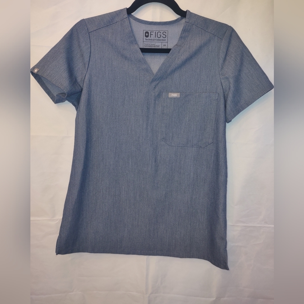 Figs Heather Denim Catarina One-Pocket Scrub Top